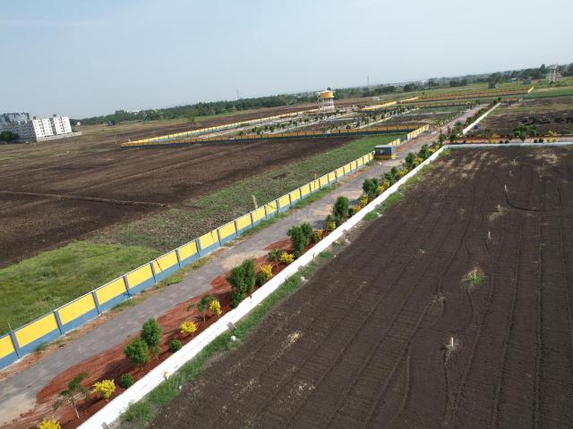 Residential Plot in Poranki for resale Vijayawada. The reference number is 19302397