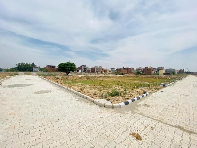 Residential Plot in PR7 Airport Road for resale Zirakpur. The reference number is 13420458