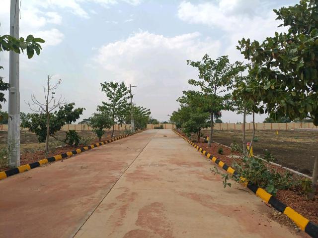 Residential Plot in Rudraram for resale Sangareddy. The reference number is 20311425