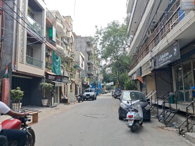 Residential Plot in Ramesh Nagar for resale New Delhi. The reference number is 19782555