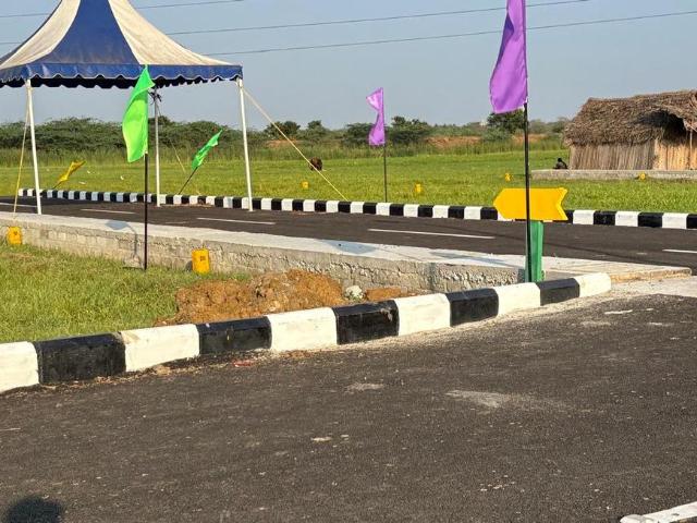 Residential Plot in Red Hills for resale Chennai. The reference number is 19452184