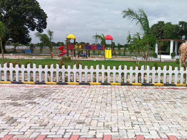 Residential Plot in Red Hills for resale Chennai. The reference number is 19034025