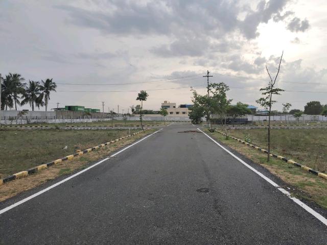 Residential Plot in Red Hills for resale Chennai. The reference number is 20577802