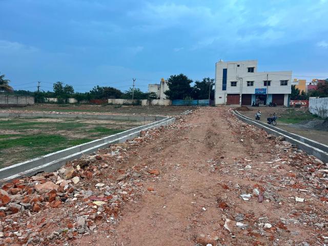 Residential Plot in Red Hills for resale Chennai. The reference number is 20709778