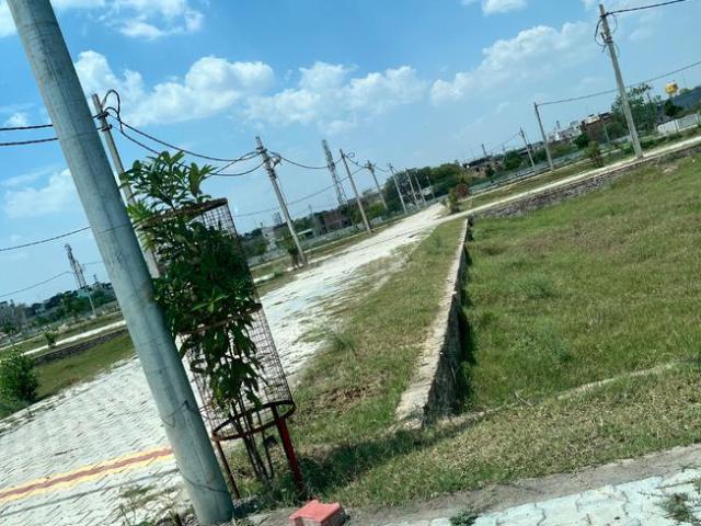 Residential Plot in Refinery Nagar for resale Mathura. The reference number is 19971132