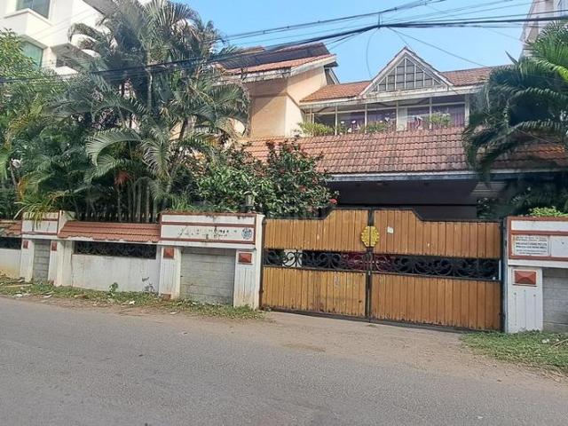 Residential Plot in Royapettah for resale Chennai. The reference number is 18130114