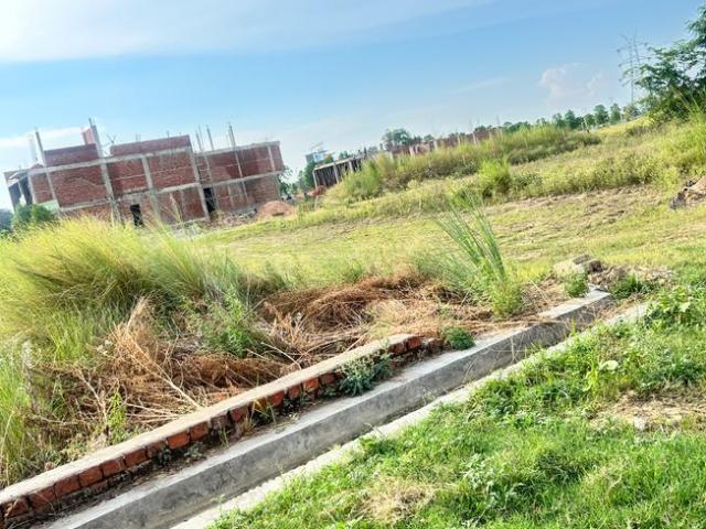 Residential Plot in Sultanpur Road for resale Lucknow. The reference number is 20926119