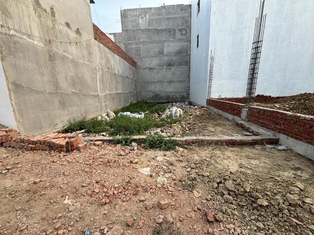 Residential Plot in Susuwahi for resale Varanasi. The reference number is 19760437