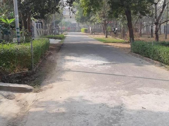 Residential Plot in Swarn Nagari for resale Greater Noida. The reference number is 18205401