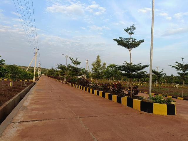 Residential Plot in Sadasivpet for resale Sangareddy. The reference number is 20566089