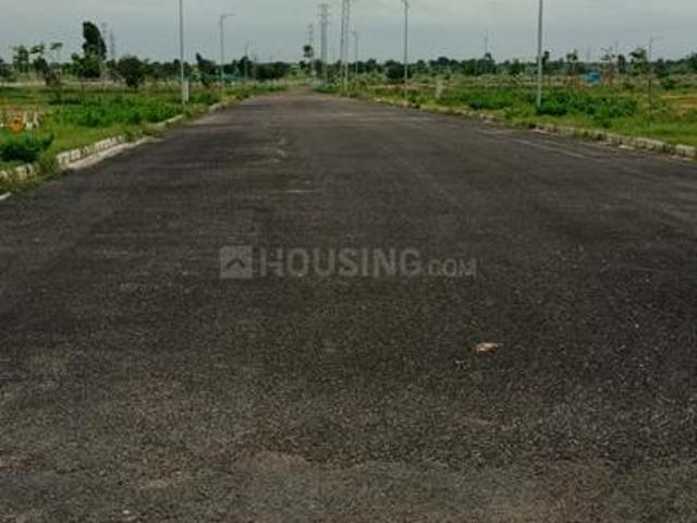 Residential Plot in Sadasivpet for resale Sangareddy. The reference number is 20754095