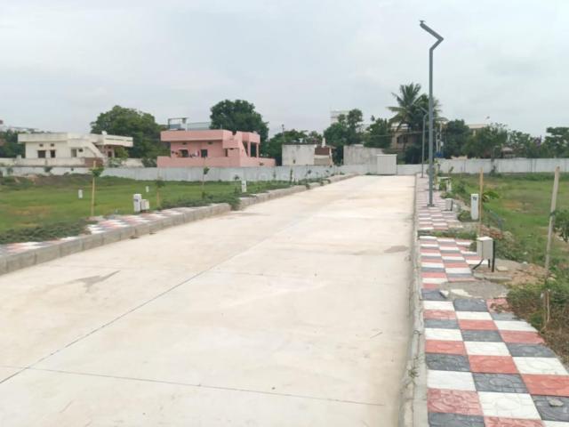 Residential Plot in Sadasivpet for resale Sangareddy. The reference number is 20763805