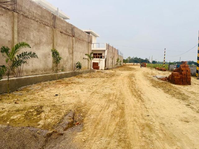 Residential Plot in Safedabad for resale Lucknow. The reference number is 19959143