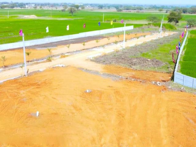 Residential Plot in Sangareddy Town for resale Sangareddy. The reference number is 17130936