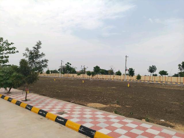 Residential Plot in Sangareddy Town for resale Sangareddy. The reference number is 20310591