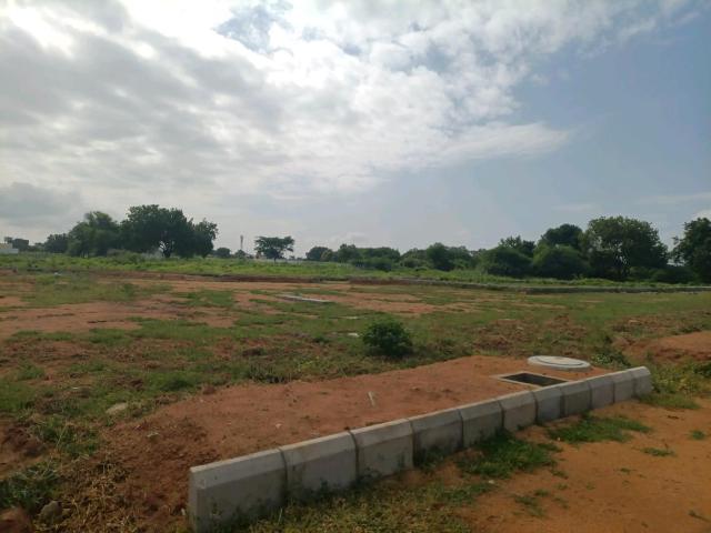 Residential Plot in Sangareddy Town for resale Sangareddy. The reference number is 21004108