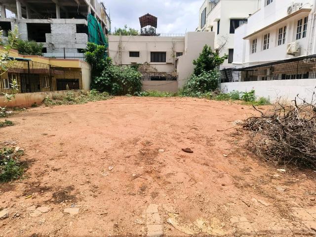 Residential Plot in Sanjaynagar for resale Bengaluru. The reference number is 20735747