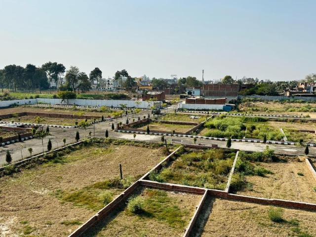 Residential Plot in Sarojini Nagar for resale Lucknow. The reference number is 19124114