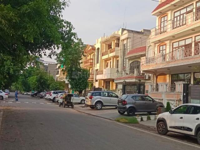 Residential Plot in Sector 46 for resale Noida. The reference number is 20788775