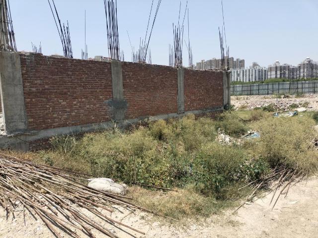 Residential Plot in Sector 76 for resale Noida. The reference number is 19424571