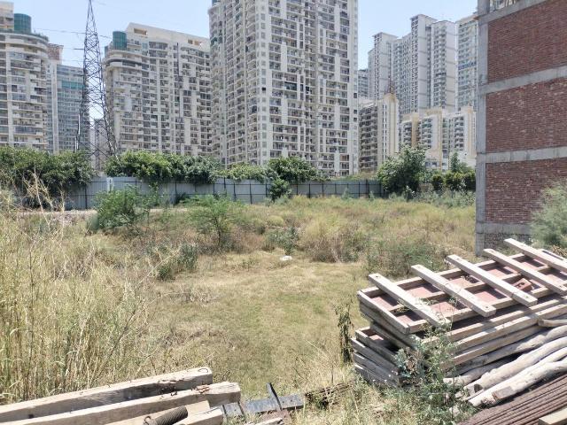 Residential Plot in Sector 76 for resale Noida. The reference number is 19420842