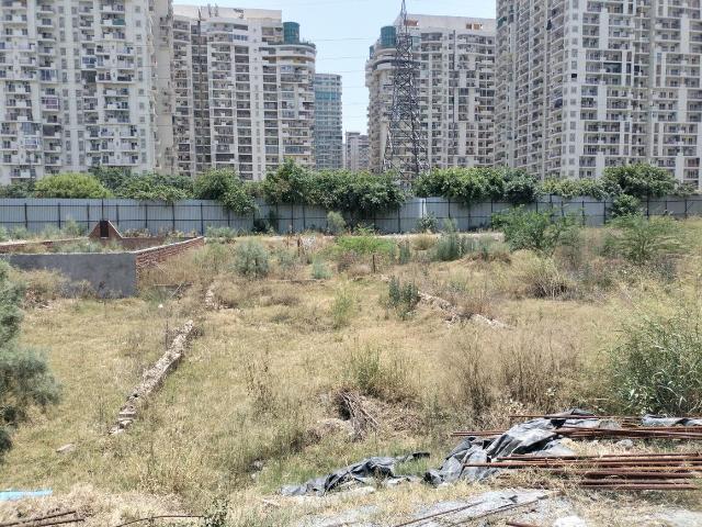 Residential Plot in Sector 76 for resale Noida. The reference number is 19420876