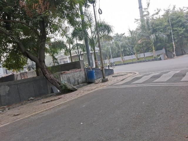 Residential Plot in Sector 100 for resale Noida. The reference number is 18830622