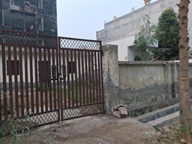 Residential Plot in Sector 105 for resale Noida. The reference number is 18372452