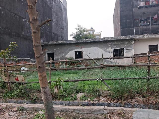 Residential Plot in Sector 105 for resale Noida. The reference number is 18867011