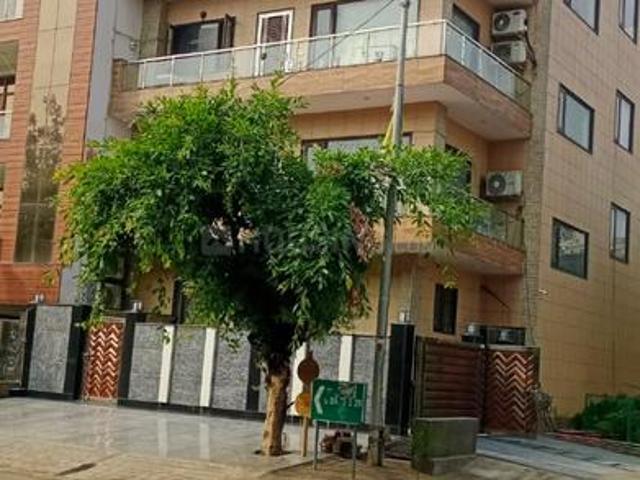 Residential Plot in Sector 105 for resale Noida. The reference number is 19914644