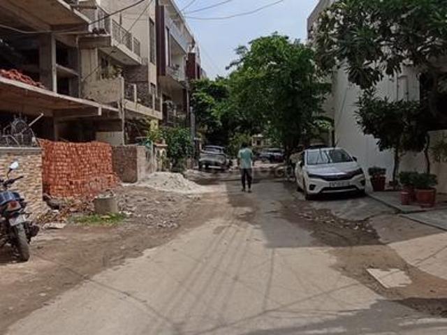 Residential Plot in Sector 105 for resale Noida. The reference number is 20017033