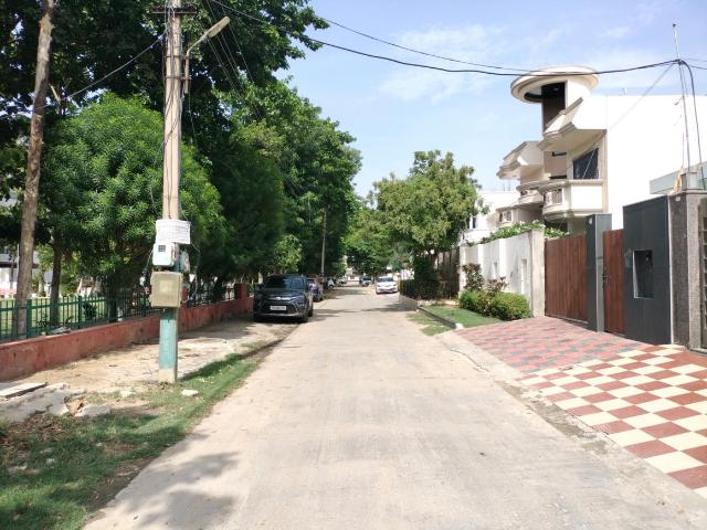 Residential Plot in Sector 10 DLF for resale Faridabad. The reference number is 20605679