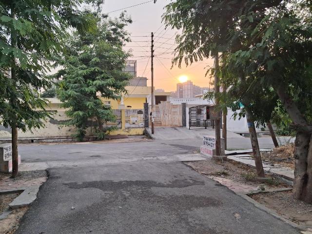 Residential Plot in Sector 116 for resale Noida. The reference number is 17190585