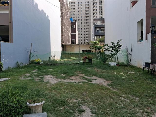 Residential Plot in Sector 133 for resale Noida. The reference number is 19910336