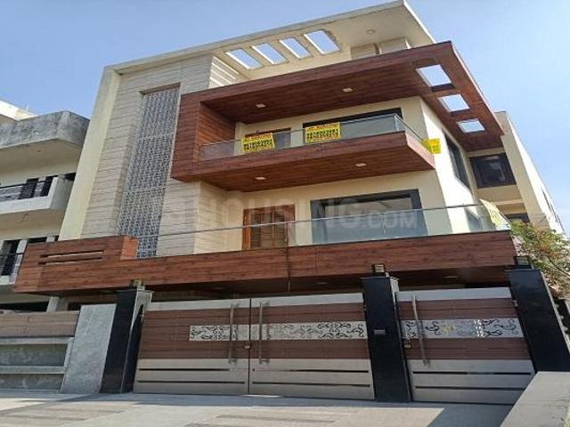 Residential Plot in Sector 133 for resale Noida. The reference number is 20493038