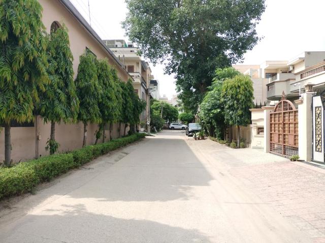 Residential Plot in Sector 14 for resale Faridabad. The reference number is 20597220