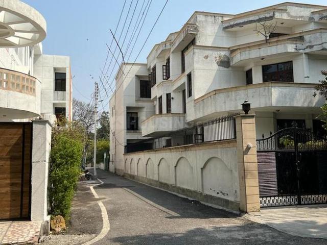 Residential Plot in Sector 15A for resale Noida. The reference number is 11243972