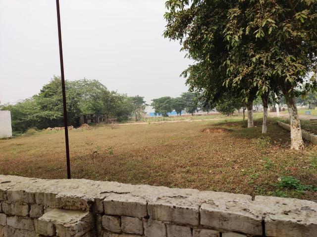 Residential Plot in Sector 27 for resale Yamuna Expressway. The reference number is 13436162
