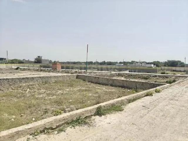 Residential Plot in Sector 25 YEIDA for resale Greater Noida. The reference number is 19901041