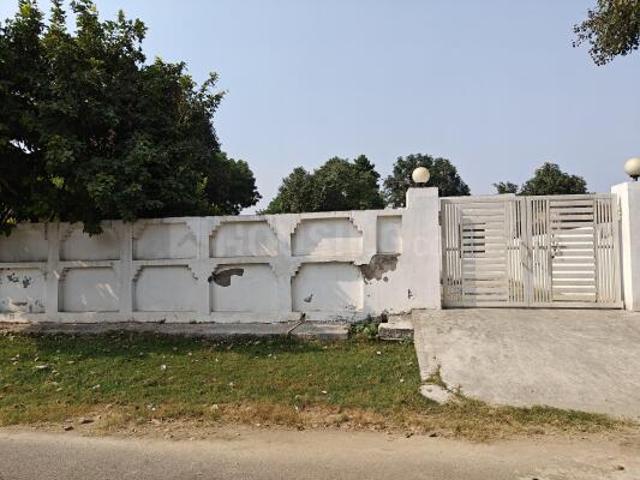 Residential Plot in Sector 31 for resale Greater Noida. The reference number is 18825038