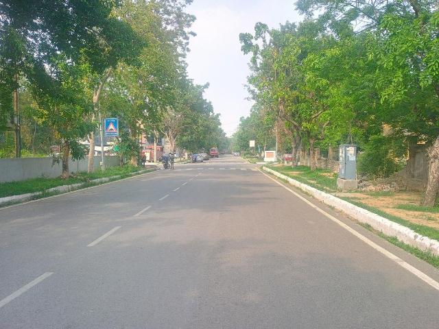 Residential Plot in Sector 31 for resale Greater Noida. The reference number is 17289236