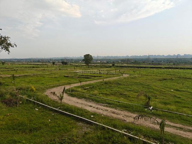 Residential Plot in Selakui for resale Dehradun. The reference number is 20387184