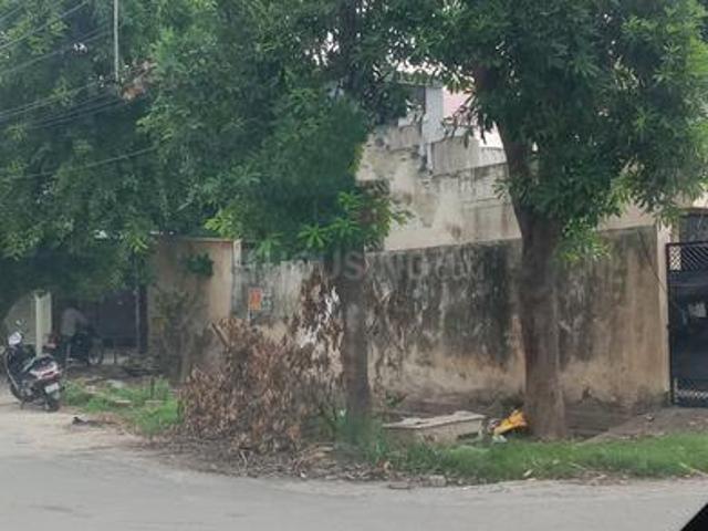 Residential Plot in Shastri Nagar for resale Ghaziabad. The reference number is 20817994