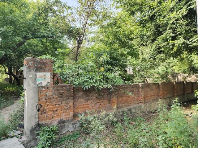 Residential Plot in Sigma 1 for resale Greater Noida. The reference number is 18402033