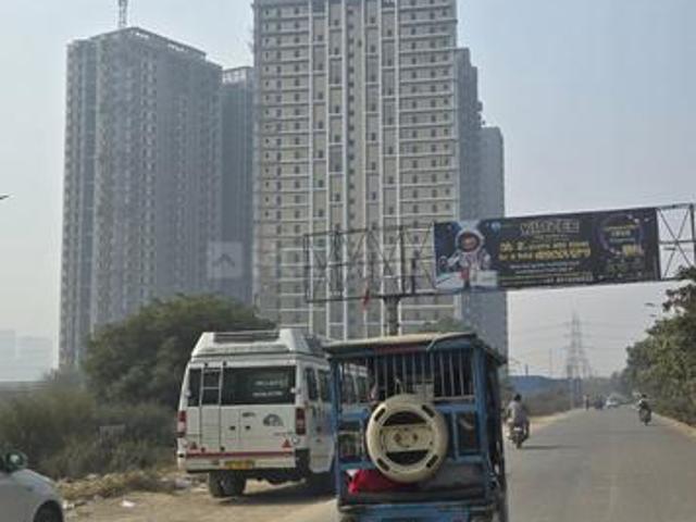 Residential Plot in Siddharth Vihar for resale Ghaziabad. The reference number is 19333404