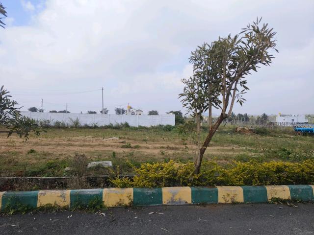 Residential Plot in Sipcot Ph. I for resale Hosur. The reference number is 19136189