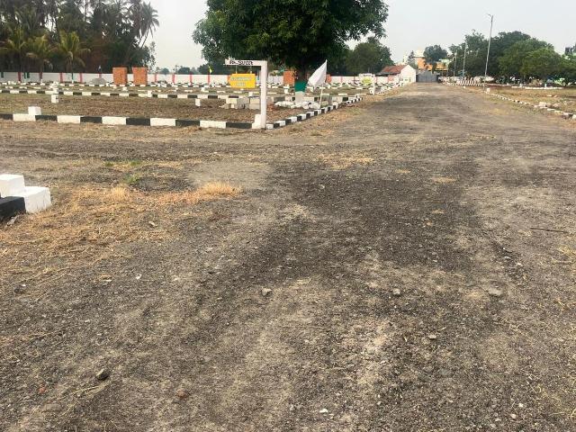 Residential Plot in Siruniam for resale Chennai. The reference number is 20831405