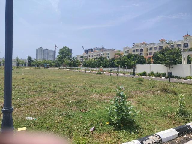 Residential Plot in Siruseri for resale Chennai. The reference number is 17598075