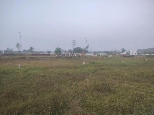 Residential Plot in Siruseri for resale Chennai. The reference number is 18253113