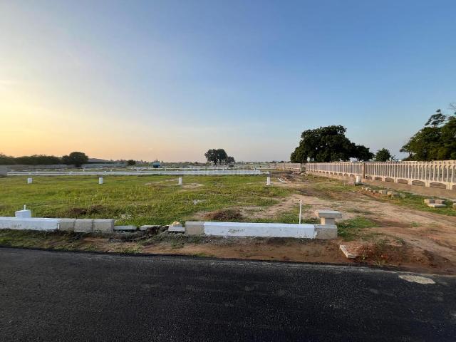 Residential Plot in Siruseri for resale Chennai. The reference number is 19401895